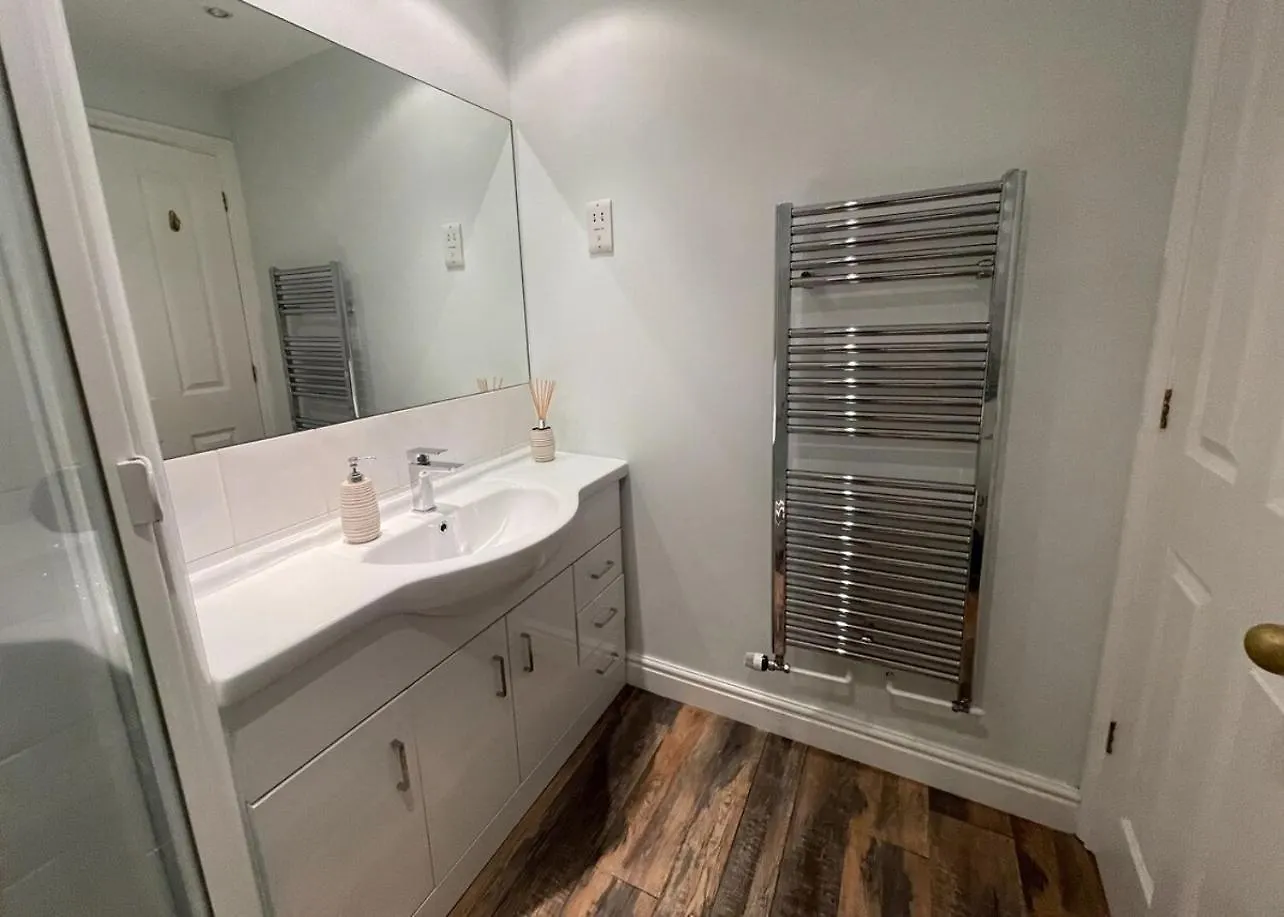 Stunning, Stylish, Peaceful House Near Station - Cambridge Homehost 0*,
